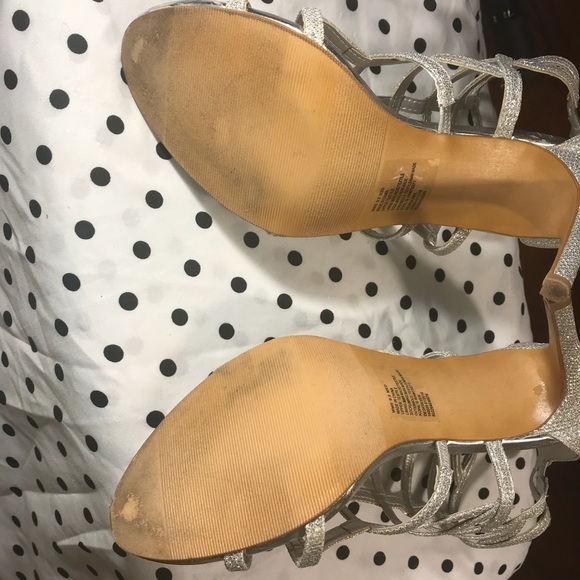 Beautiful & glamorous Desk high heels from Apt 9 - Picture 2 of 4